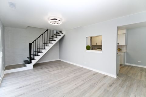 Tiny photo for 151 Peter Court #B, Bartlett, IL 60103 (MLS # 12613960)