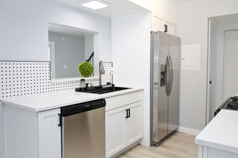 Tiny photo for 151 Peter Court #B, Bartlett, IL 60103 (MLS # 12613960)