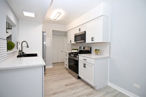 Tiny photo for 151 Peter Court #B, Bartlett, IL 60103 (MLS # 12613960)