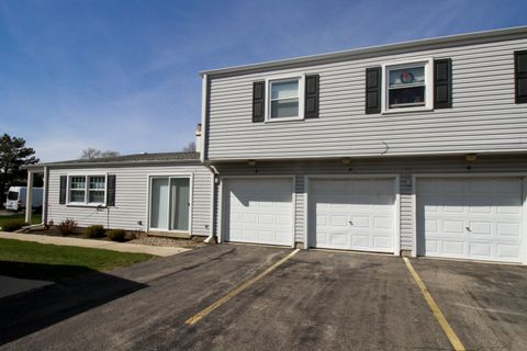 Tiny photo for 151 Peter Court #B, Bartlett, IL 60103 (MLS # 12613960)
