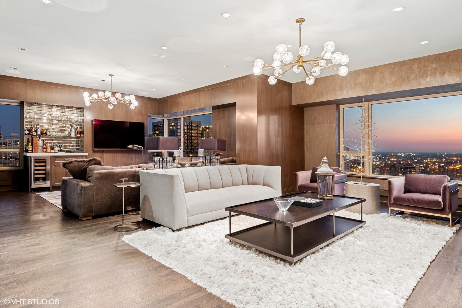 800 N Michigan Avenue 4102