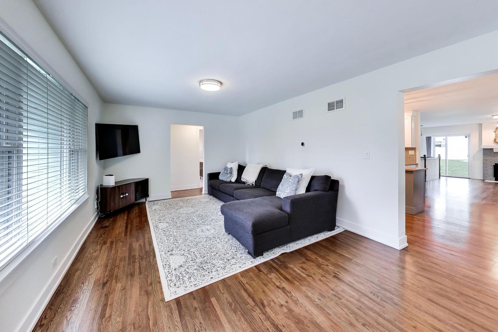 304 W Graham Avenue