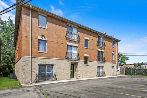 Tiny photo for 3423 Ridgeland Avenue #201, Berwyn, IL 60402 (MLS # 12498490)