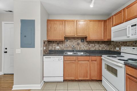 Tiny photo for 3423 Ridgeland Avenue #201, Berwyn, IL 60402 (MLS # 12498490)