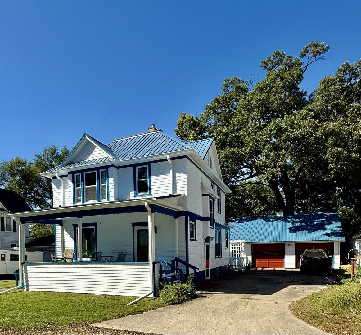 219 Lyons Court