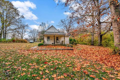 A home in Iroquois