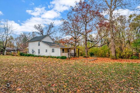 A home in Iroquois