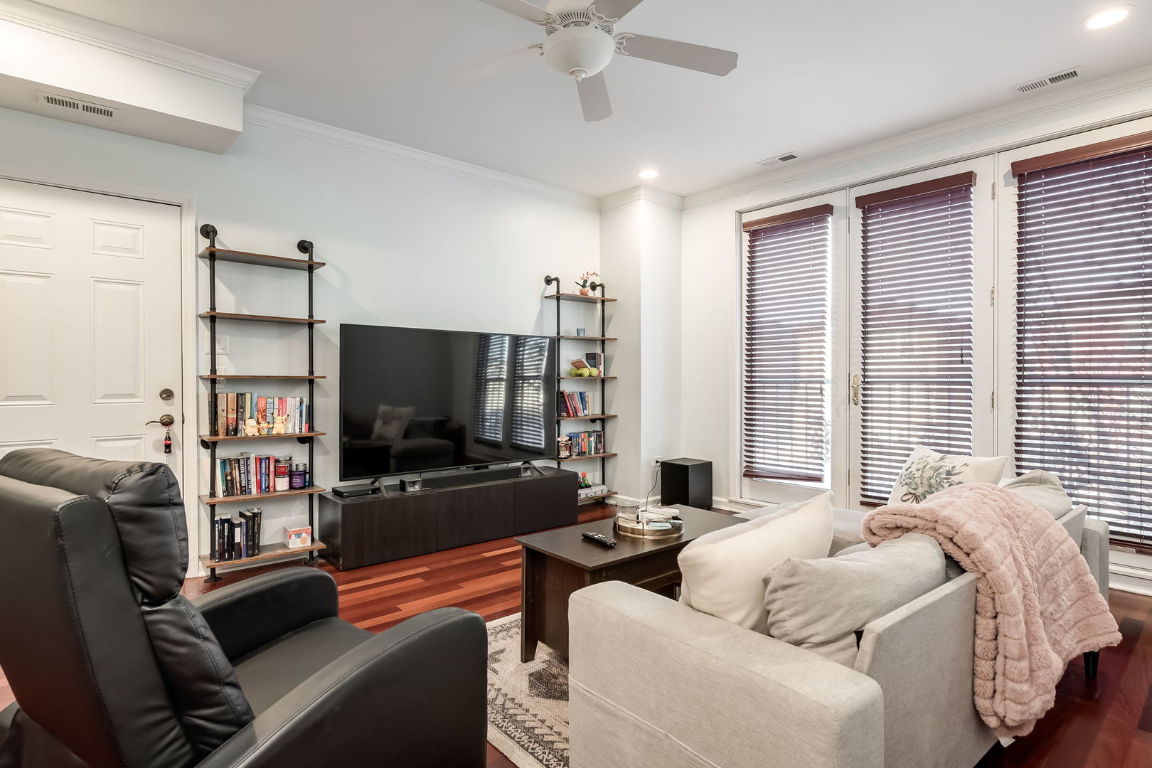 6641 W BELMONT Avenue 2