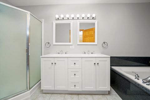 Tiny photo for 1342 LUNT Court, Schaumburg, IL 60193 (MLS # 12472642)