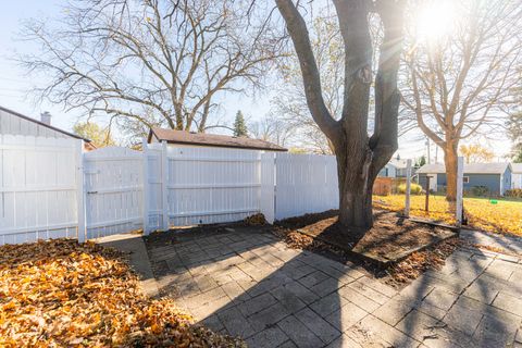 Tiny photo for 934 E Garden Street, DeKalb, IL 60115 (MLS # 12515547)