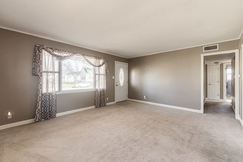 Tiny photo for 934 E Garden Street, DeKalb, IL 60115 (MLS # 12515547)