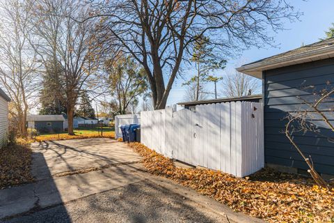 Tiny photo for 934 E Garden Street, DeKalb, IL 60115 (MLS # 12515547)