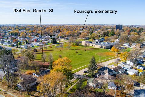 Tiny photo for 934 E Garden Street, DeKalb, IL 60115 (MLS # 12515547)