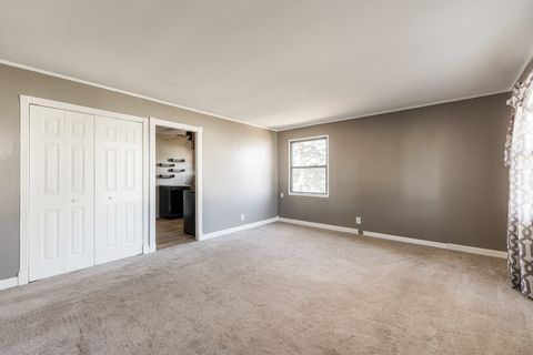 Tiny photo for 934 E Garden Street, DeKalb, IL 60115 (MLS # 12515547)