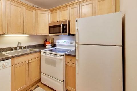 Tiny photo for 2400 N Lakeview Avenue #808, Chicago, IL 60614 (MLS # 12640452)