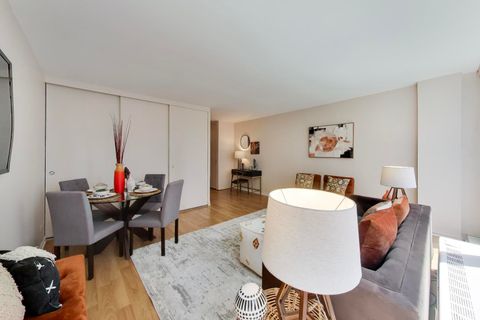 Tiny photo for 2400 N Lakeview Avenue #808, Chicago, IL 60614 (MLS # 12640452)