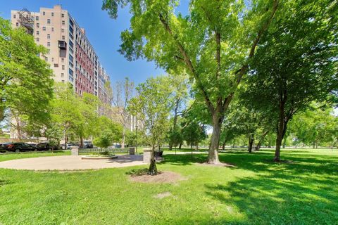 Tiny photo for 2400 N Lakeview Avenue #808, Chicago, IL 60614 (MLS # 12640452)