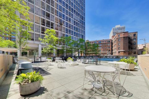 Tiny photo for 2400 N Lakeview Avenue #808, Chicago, IL 60614 (MLS # 12640452)