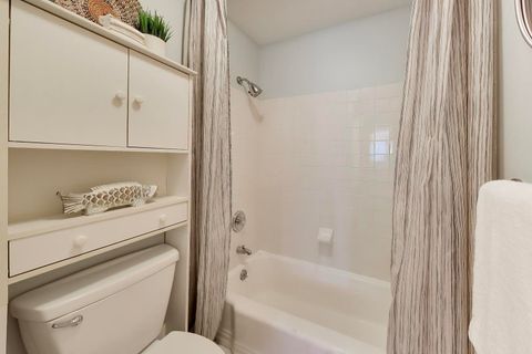 Tiny photo for 2400 N Lakeview Avenue #808, Chicago, IL 60614 (MLS # 12640452)