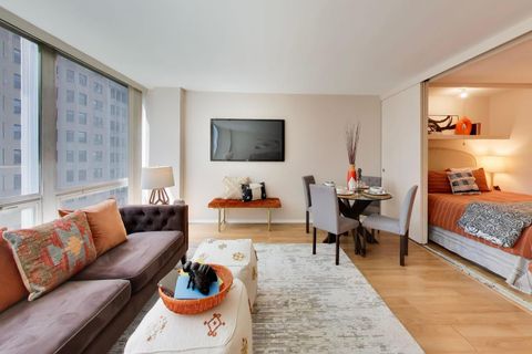 Tiny photo for 2400 N Lakeview Avenue #808, Chicago, IL 60614 (MLS # 12640452)