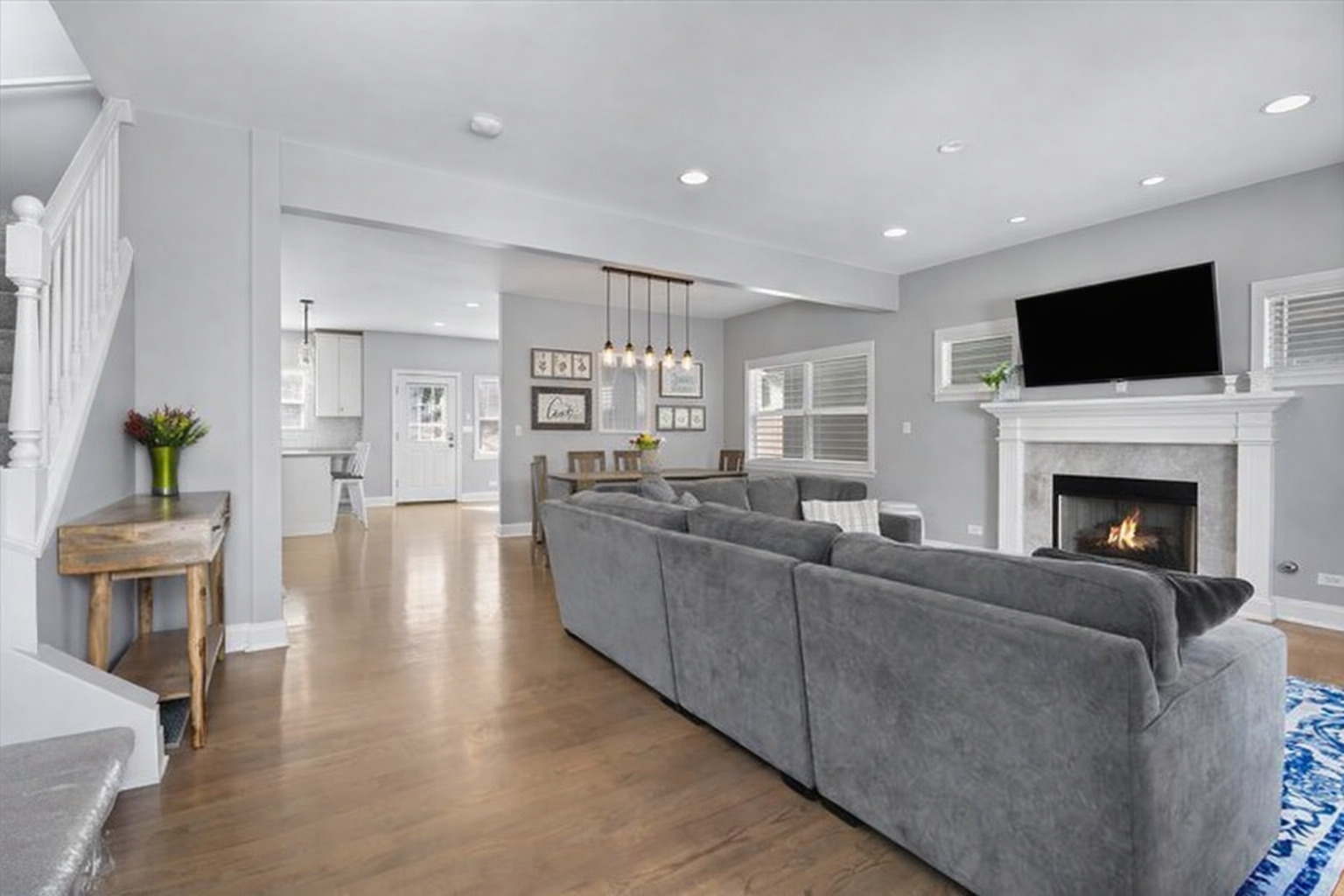 3834 N Milwaukee Court