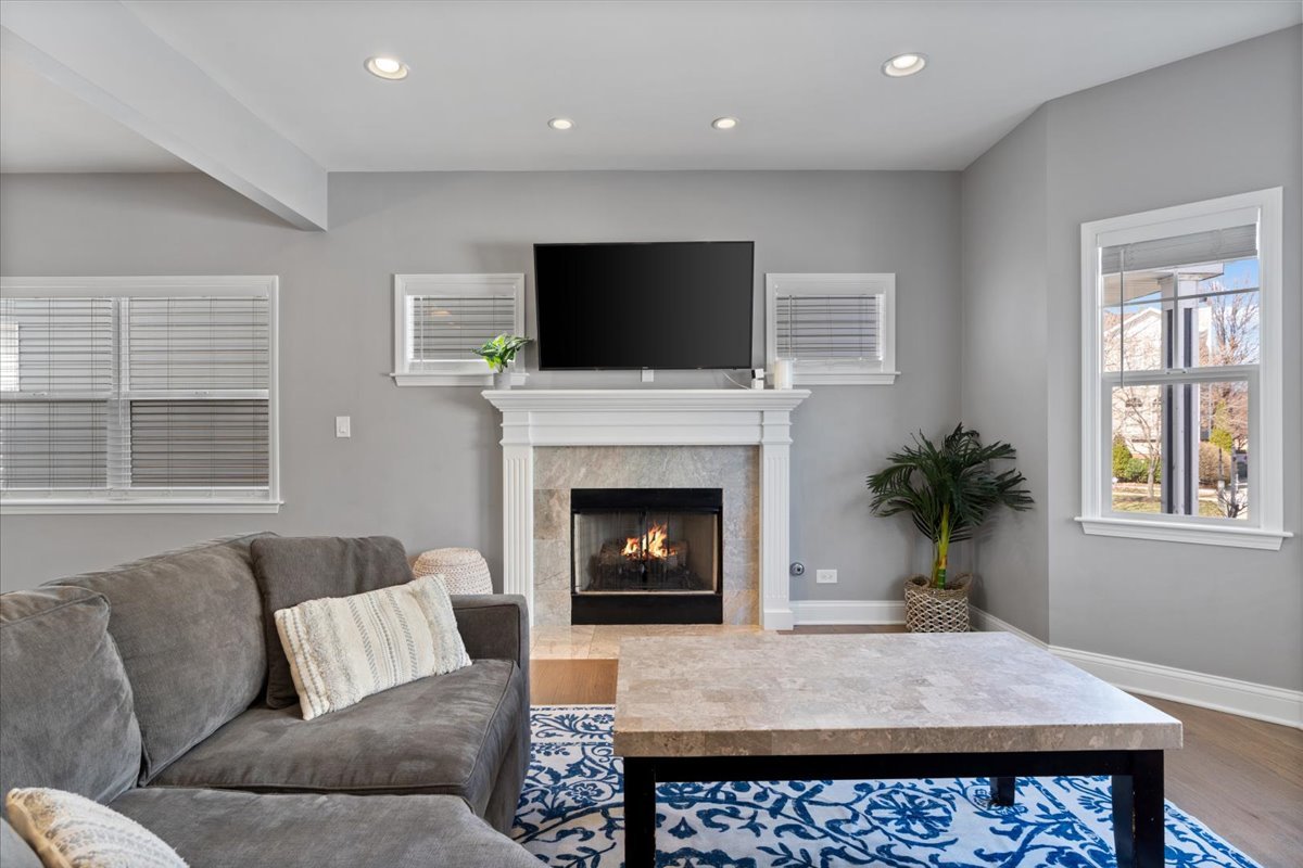 3834 N Milwaukee Court