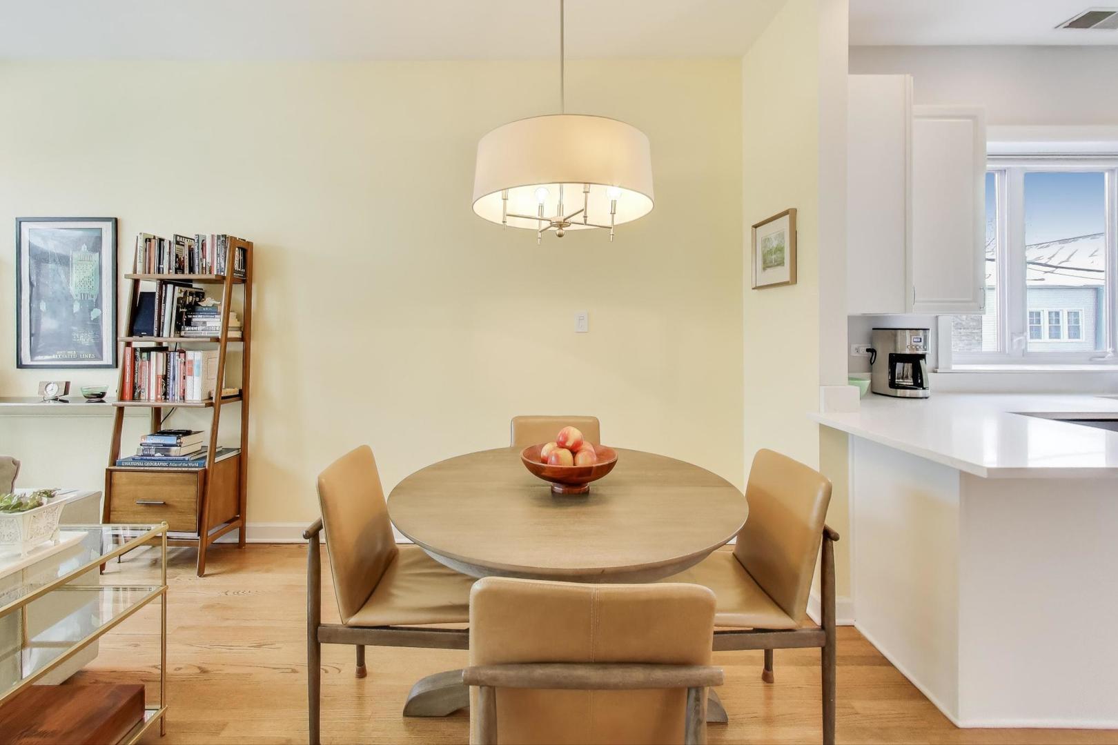 3616 N Janssen Avenue 2S