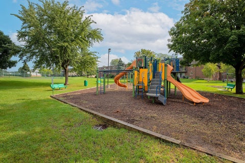 Tiny photo for 586 Fairway View Drive #1B, Wheeling, IL 60090 (MLS # 12766562)