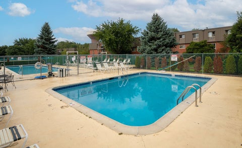 Tiny photo for 586 Fairway View Drive #1B, Wheeling, IL 60090 (MLS # 12766562)