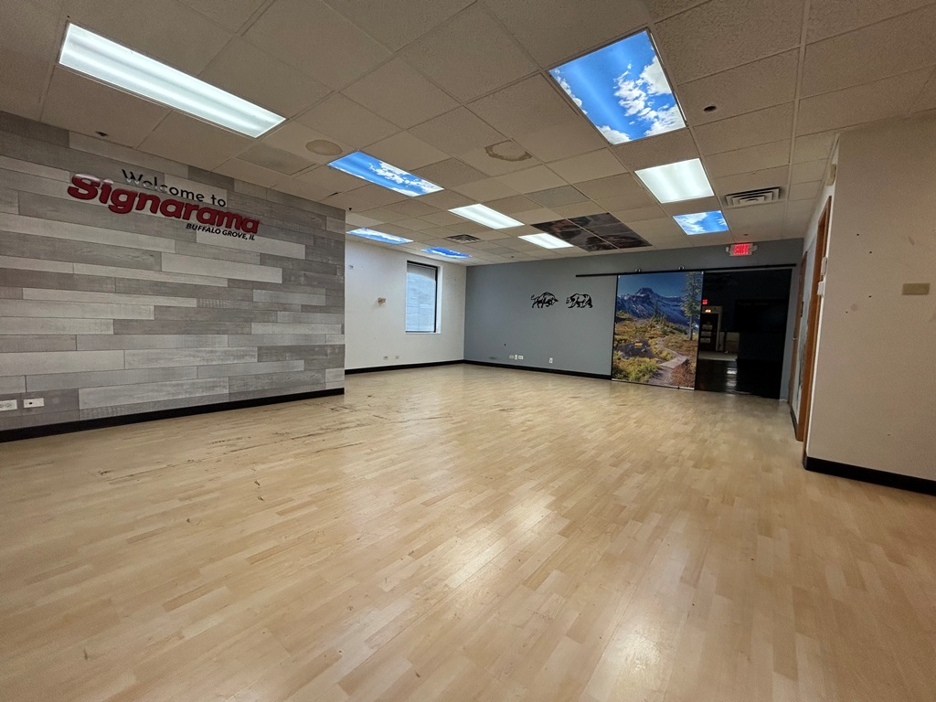 350-370 Lexington Drive