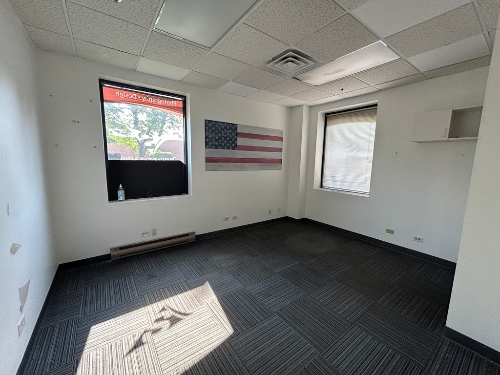 350-370 Lexington Drive