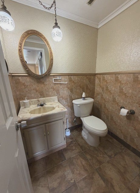 Tiny photo for 9250 W Church Street, Des Plaines, IL 60016 (MLS # 12740590)