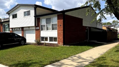 Photo of 9250 W Church Street, Des Plaines, IL 60016 (MLS # 12740590)