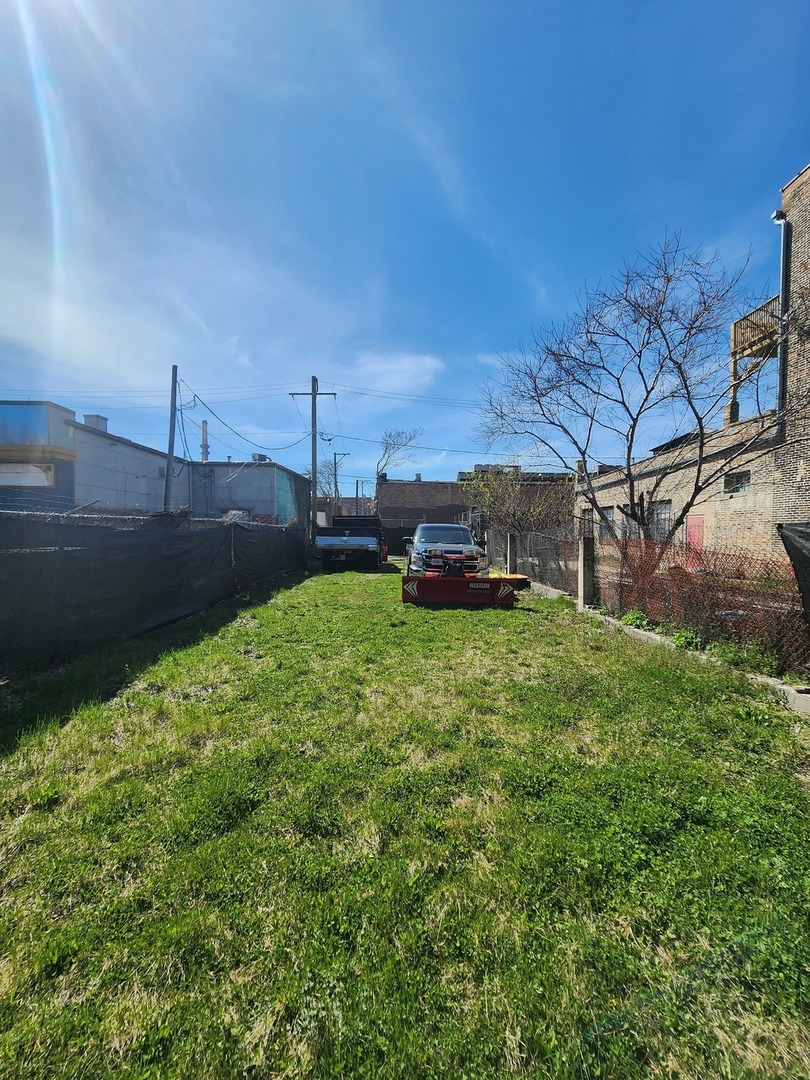 2136 S Halsted Street