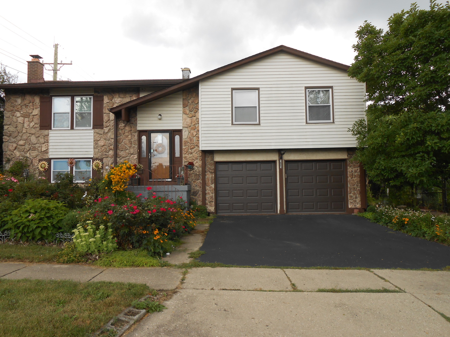 1603 Dakota Drive