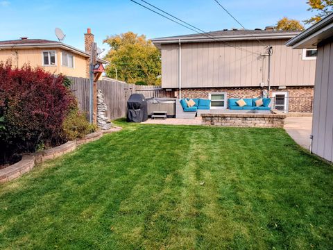 Tiny photo for 220 N Grace Street, Lombard, IL 60148 (MLS # 12509015)