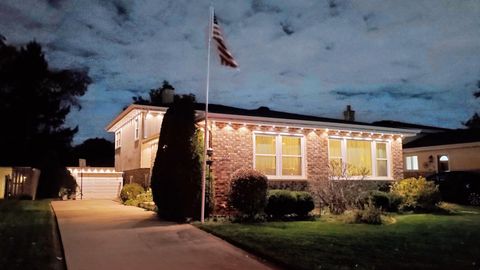 Tiny photo for 220 N Grace Street, Lombard, IL 60148 (MLS # 12509015)