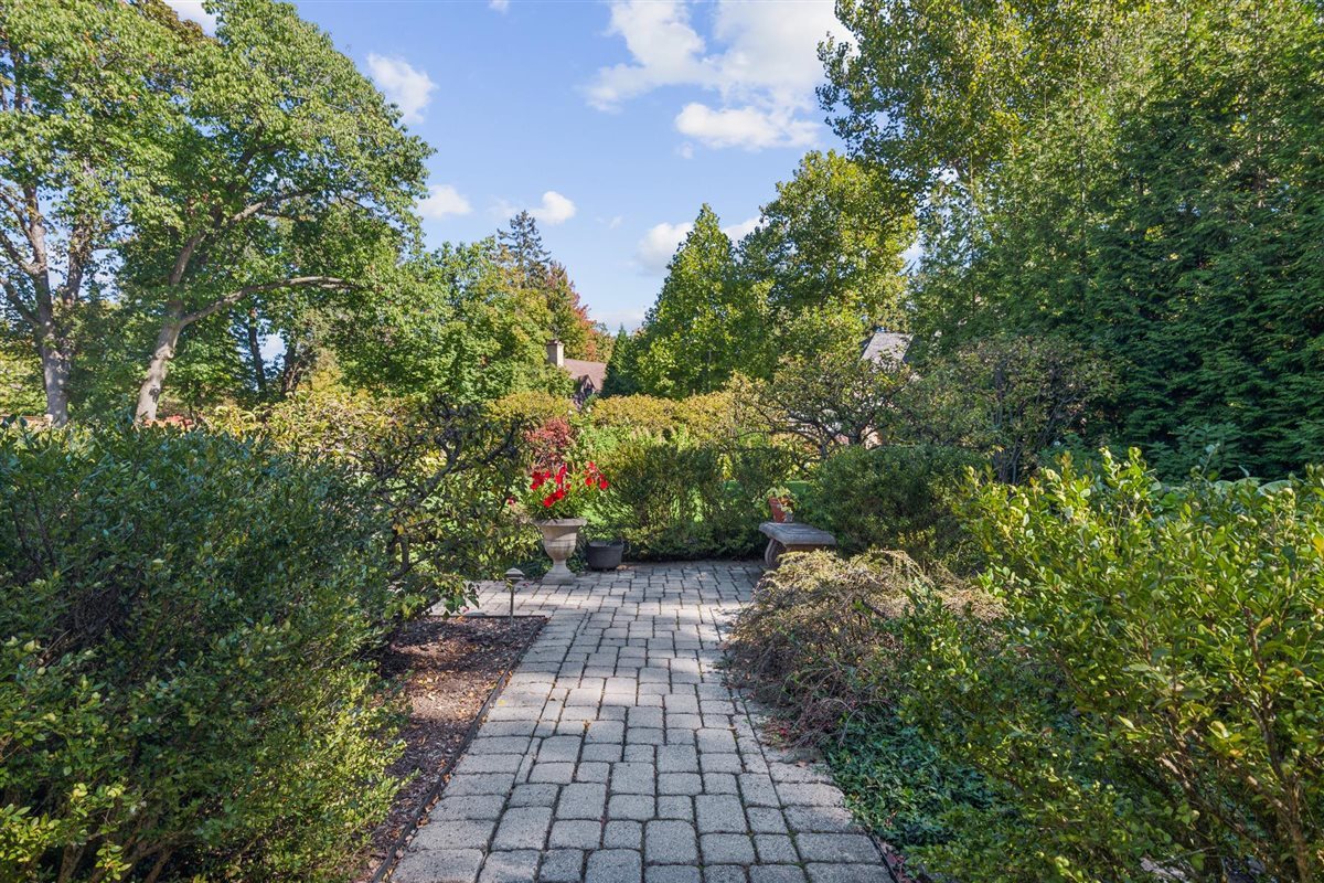 350 N Deere Park Drive W