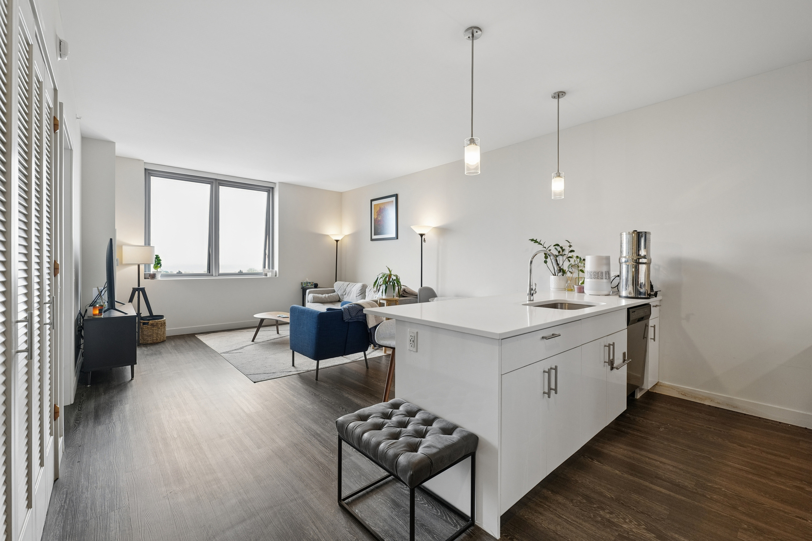 811 W Agatite Avenue 1404