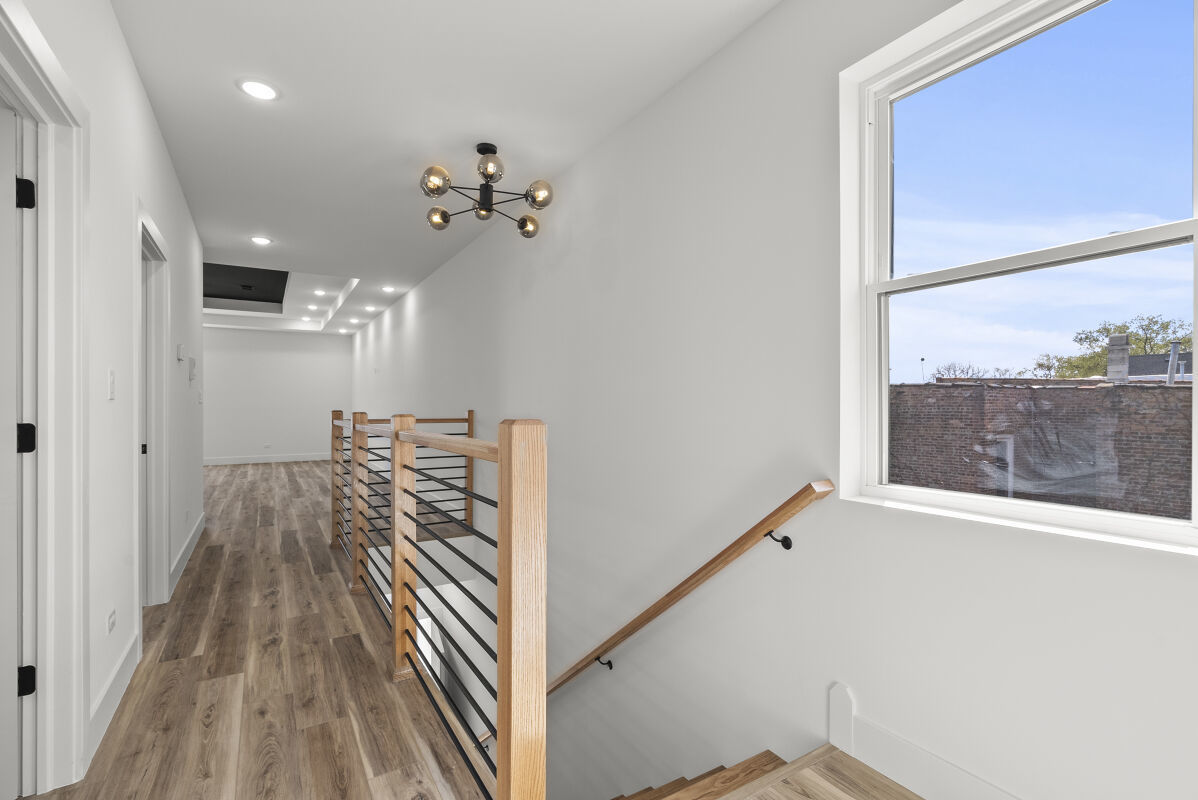 6538 S Rhodes Avenue 3