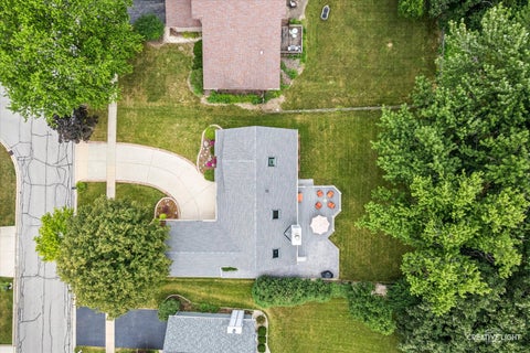 Tiny photo for 8409 Mending Wall Drive, Woodridge, IL 60517 (MLS # 12702044)