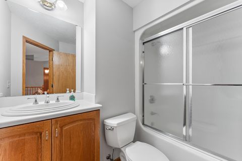 Tiny photo for 4004 W 30th Street, Davenport, IA 52804 (MLS # 100000381)