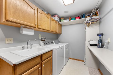 Tiny photo for 4004 W 30th Street, Davenport, IA 52804 (MLS # 100000381)