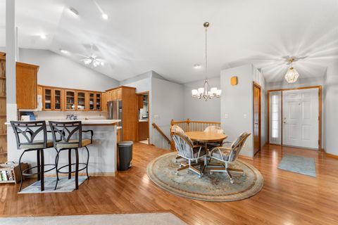 Tiny photo for 4004 W 30th Street, Davenport, IA 52804 (MLS # 100000381)