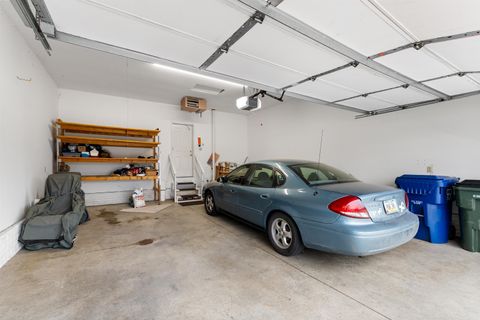 Tiny photo for 4004 W 30th Street, Davenport, IA 52804 (MLS # 100000381)