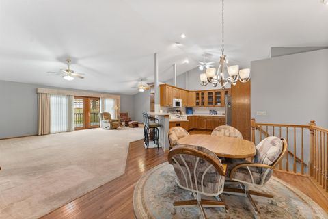 Tiny photo for 4004 W 30th Street, Davenport, IA 52804 (MLS # 100000381)