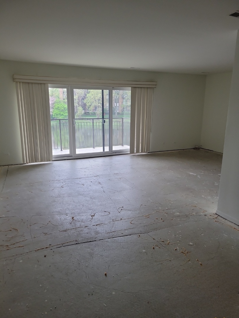 301 Lake Hinsdale Drive 209