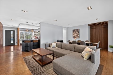 Tiny photo for 315 N Kenilworth Avenue, Elmhurst, IL 60126 (MLS # 12611027)