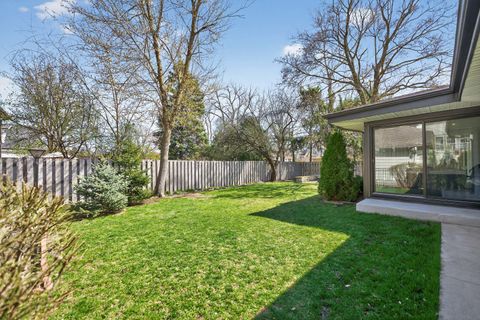 Tiny photo for 315 N Kenilworth Avenue, Elmhurst, IL 60126 (MLS # 12611027)