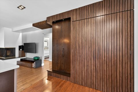 Tiny photo for 315 N Kenilworth Avenue, Elmhurst, IL 60126 (MLS # 12611027)